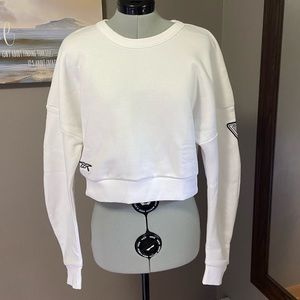 Women's Reebok 🖤🤍 Meet You There Fleece Crewneck Sweatshirt